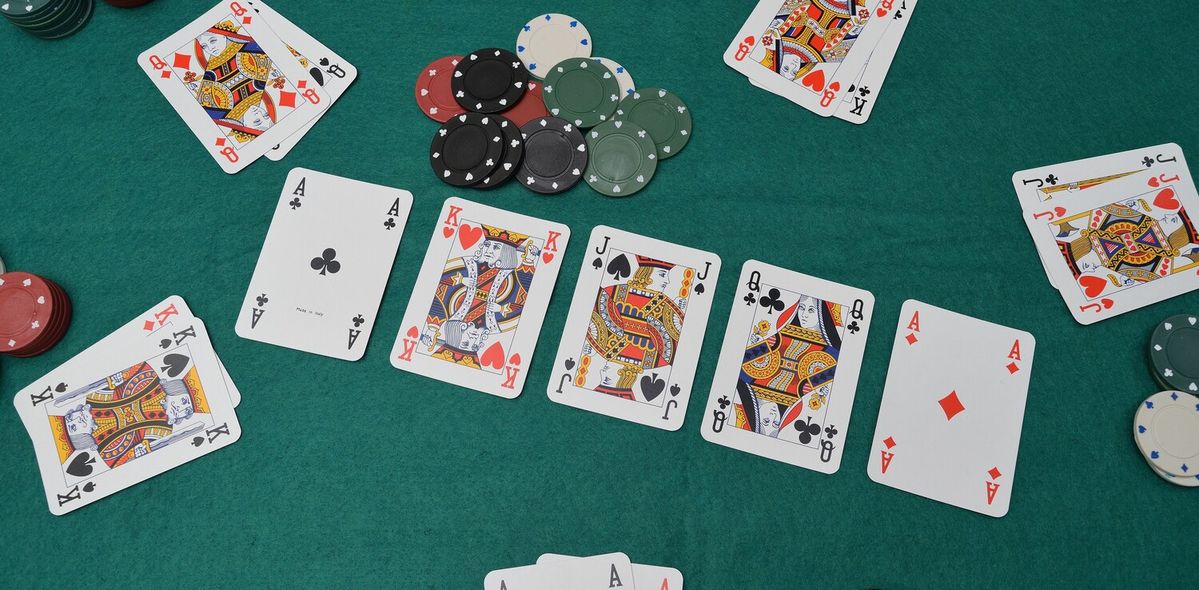 Slots Era کیسینو میں پوکر گیمز